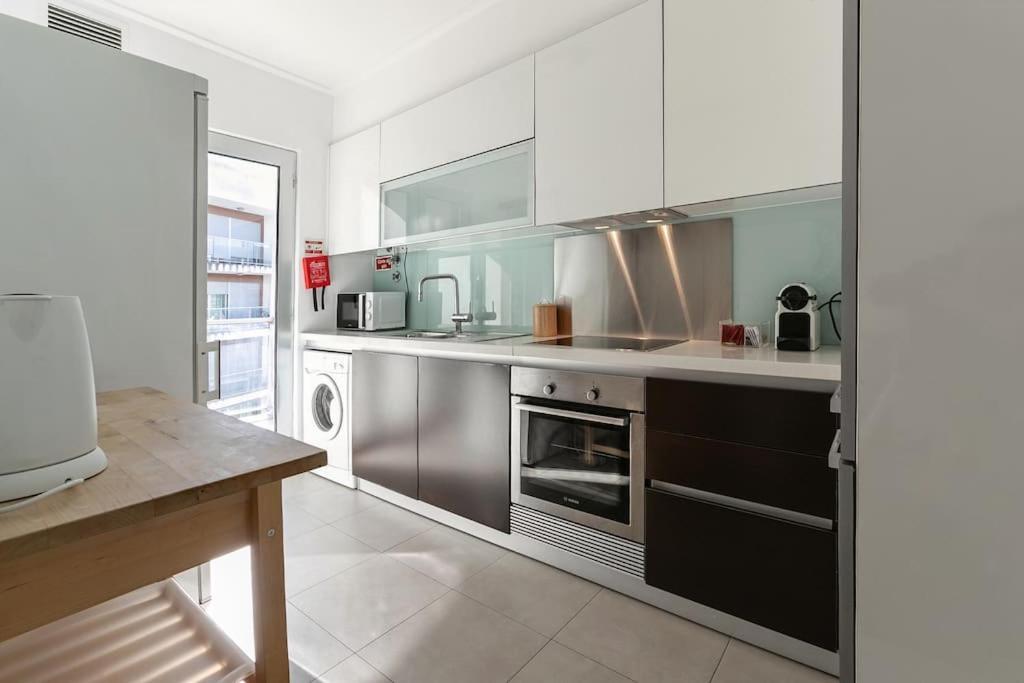 Lisbon Metro Apartment ลิสบอน ภายนอก รูปภาพ