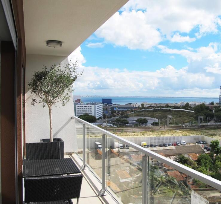 Lisbon Metro Apartment ลิสบอน ภายนอก รูปภาพ